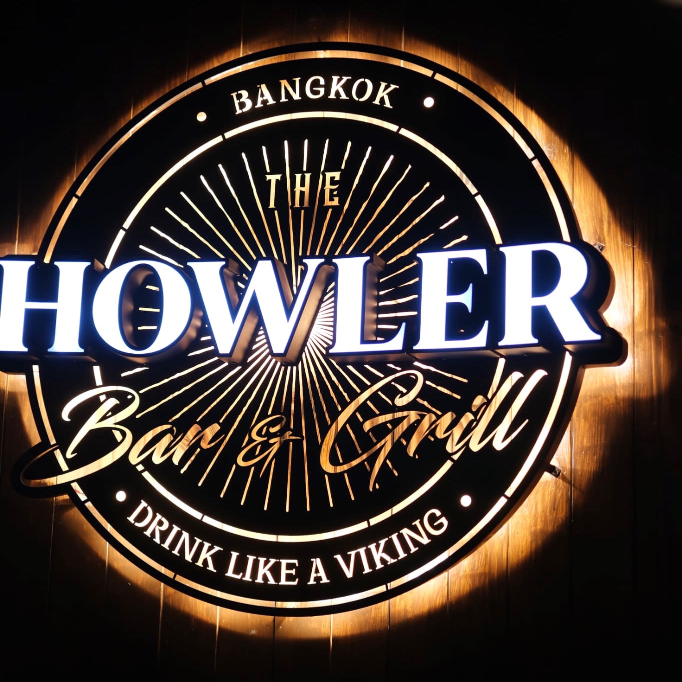 Howler Bar & Grill